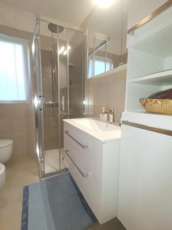 Apartman Hola Novigrad Istria Exterior foto